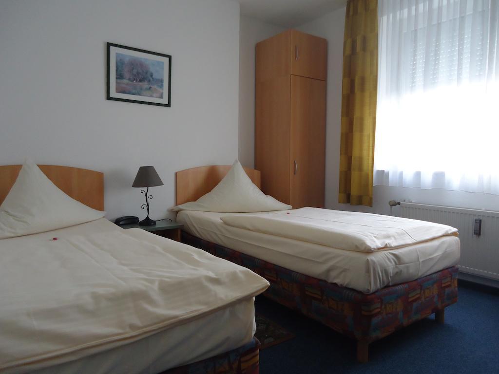 Hotel Central Оберурзель Номер фото