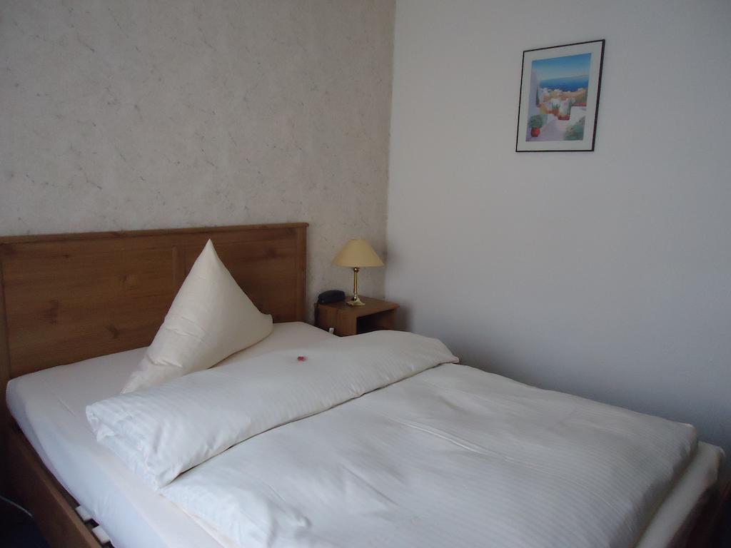 Hotel Central Оберурзель Номер фото