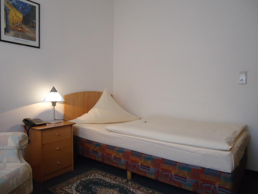 Hotel Central Оберурзель Экстерьер фото